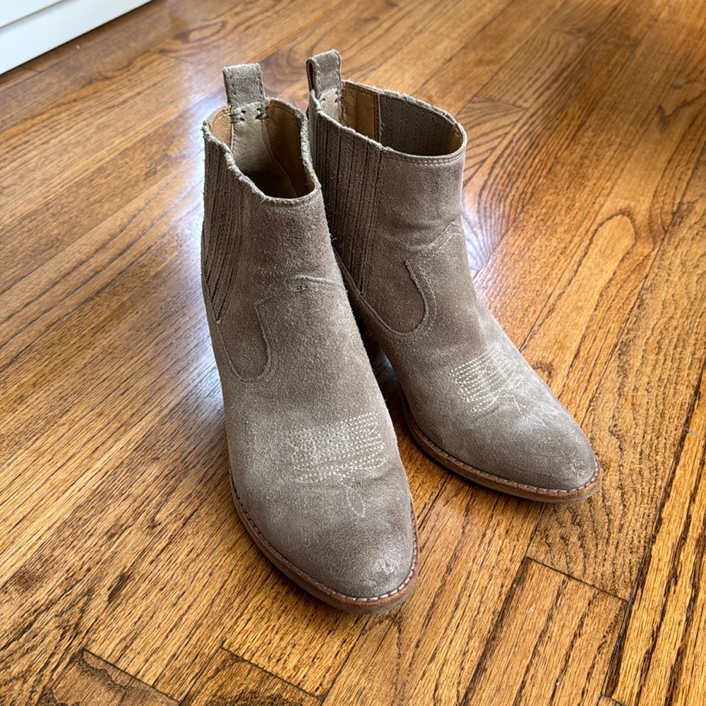 Dolce Vita Suede Booties Size 8.5